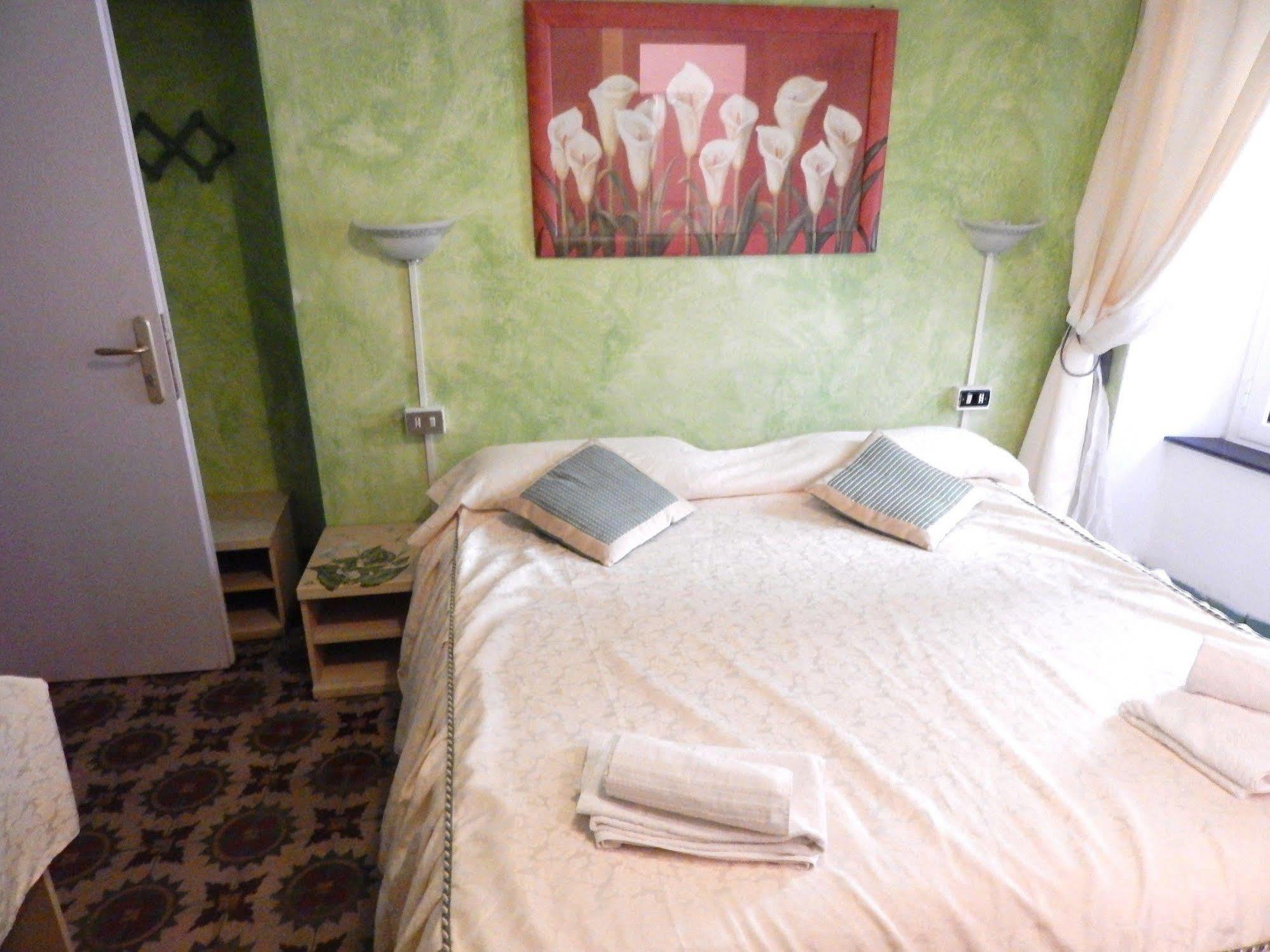 Hotel Glicine Noli Εξωτερικό φωτογραφία
